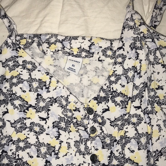 🌼2 for 30🌼a floral tank! - Picture 2 of 3